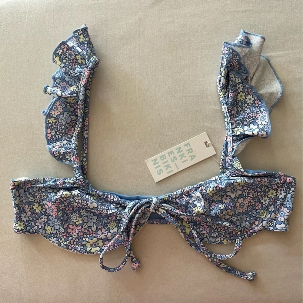 Frankie's Bikinis Birdie Top in Springtime